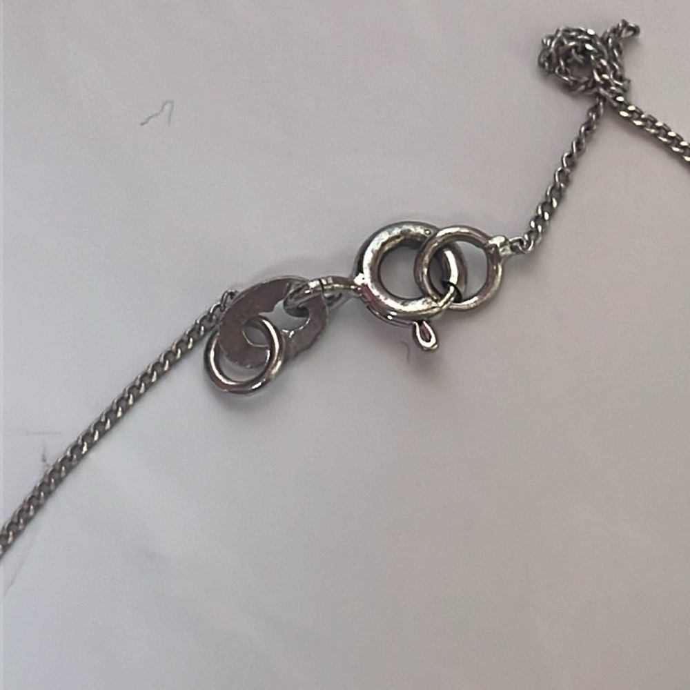 Jewelry set. Ring size 6, 18” necklace, and earrings. 925 silver. - Picture 5 of 8